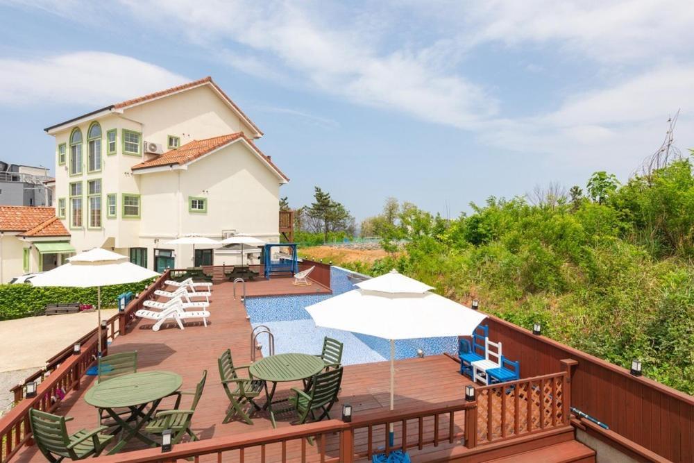 Gangneung Mirabell Spa Pension Exterior photo